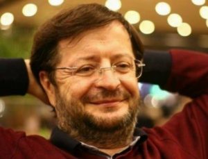 Koronavirüse yakalanan duayen gazeteci, hastanede düşüp beyin kanamasından öldü