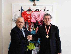 TEV Şükrü Şankaya Burs Fonu’yla kız öğrencilere umut